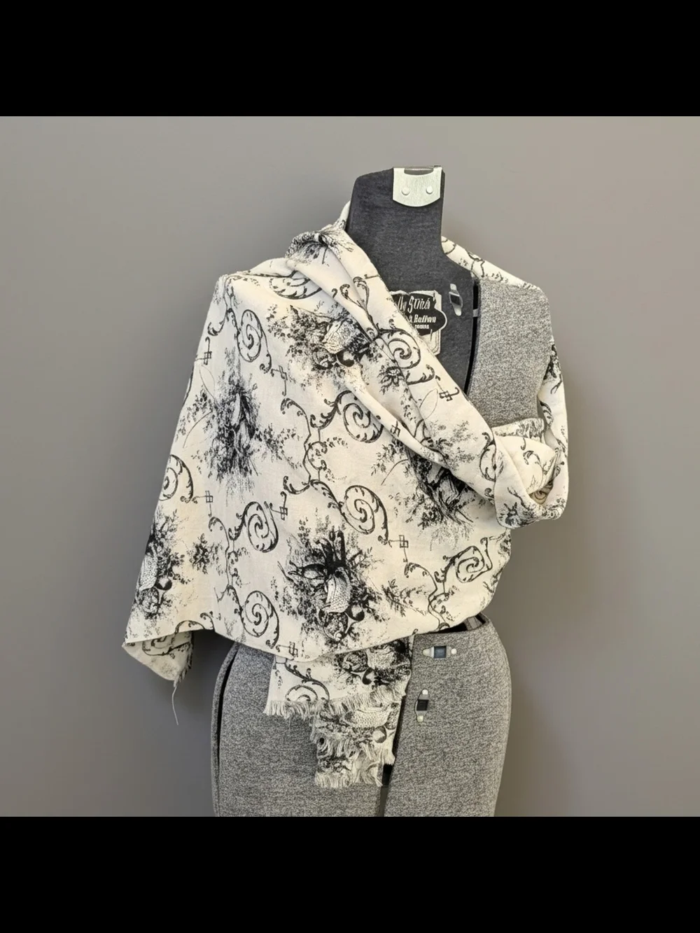 NWOT Vintage 90s Ivory & Black Art Print European Cashmere Wrap Scarf 72